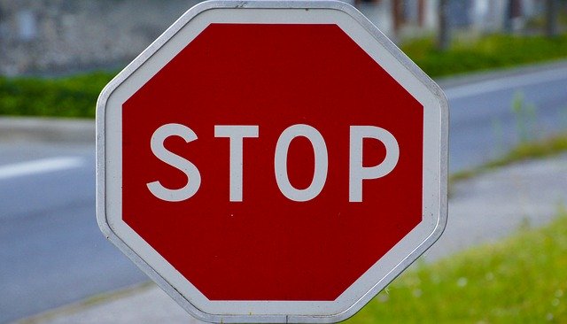 Znak czerwony STOP
